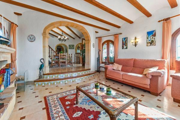 Casa independiente en calle Beniopa