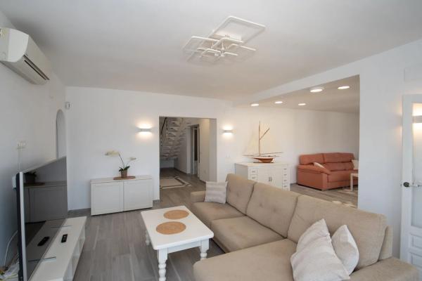 Casa independiente en calle Alcántara