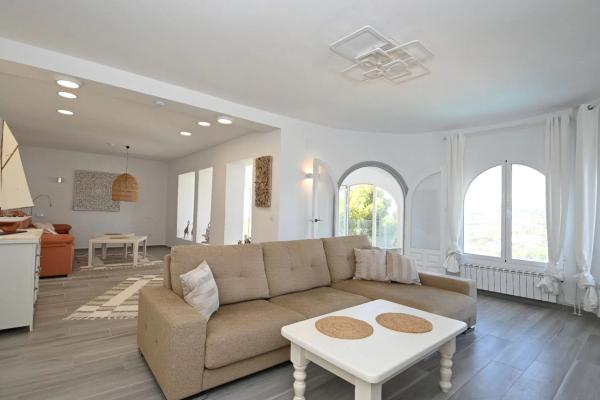 Casa independiente en calle Alcántara