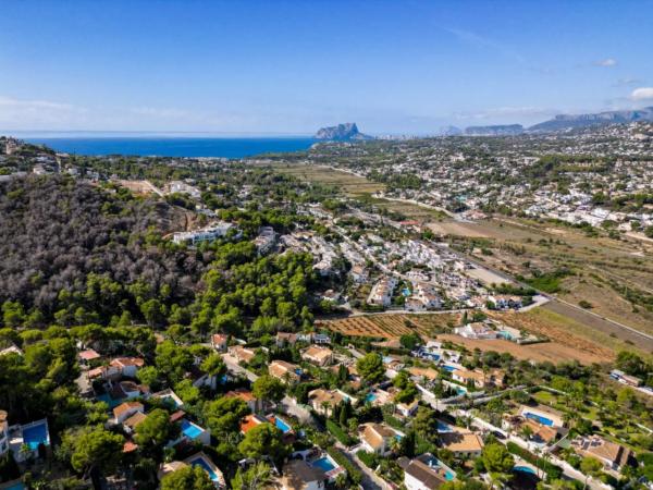 Casa independiente en calle Alcántara