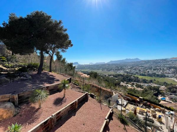Casa independiente en calle Martín Pescador