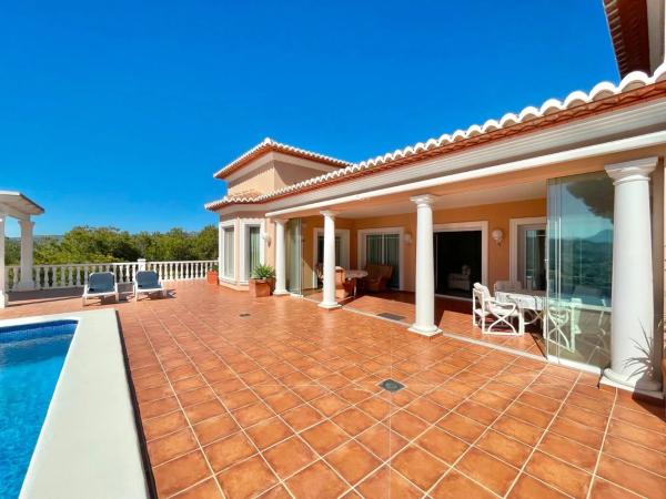 Casa independiente en calle Martín Pescador