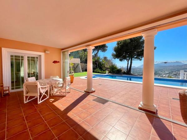 Casa independiente en calle Martín Pescador