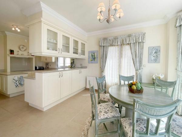 Casa independiente en calle Martín Pescador