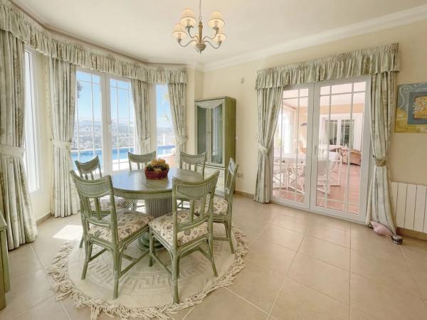 Casa independiente en calle Martín Pescador