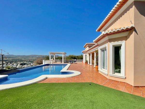 Casa independiente en calle Martín Pescador