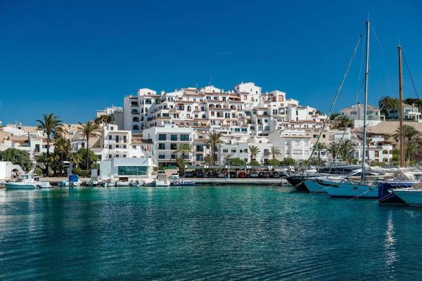 Chalet adosado en calle Almacenes