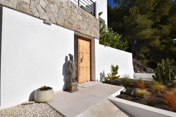 Casa independiente en calle Benirrama