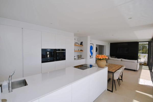 Casa independiente en calle Benirrama