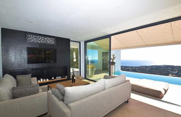 Casa independiente en calle Benirrama