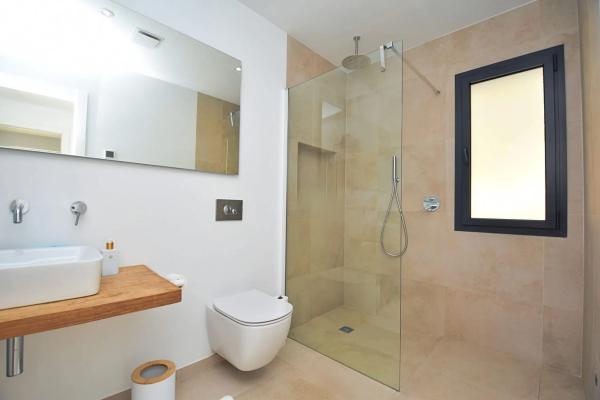 Casa independiente en calle Benirrama