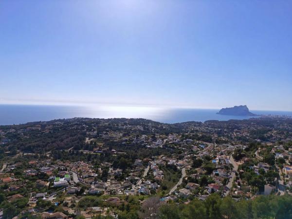 Casa independiente en calle Benirrama