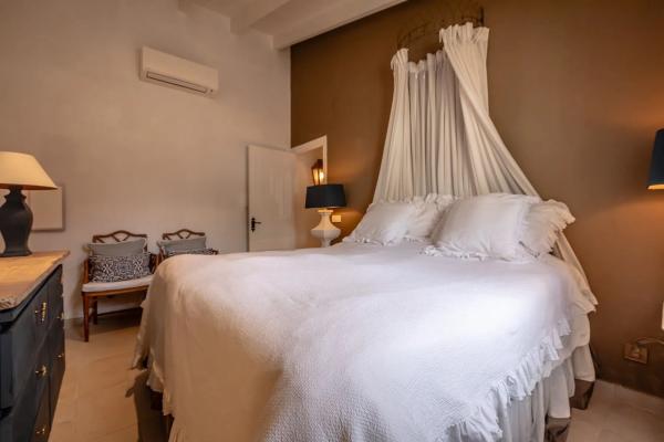 Casa independiente en calle Pintor Leonardo da Vinci