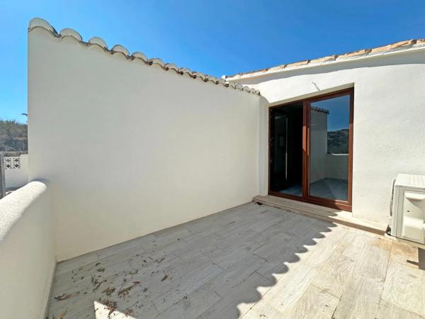 Casa independiente en camino de la Sabatera