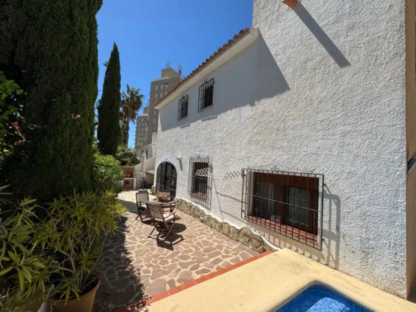 Casa independiente en plaza Océano Pacífico