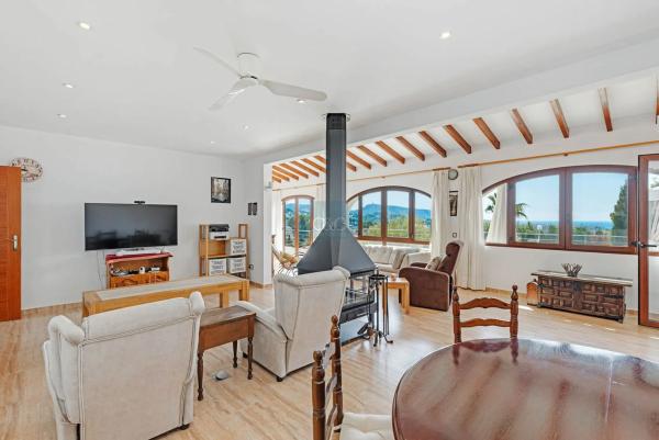 Casa independiente en calle Elche