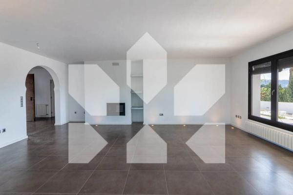 Casa independiente en calle Beniarjó