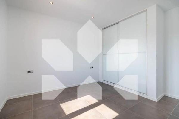 Casa independiente en calle Beniarjó