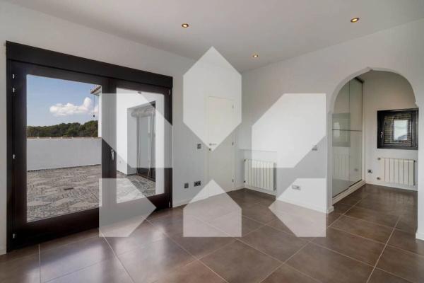 Casa independiente en calle Beniarjó