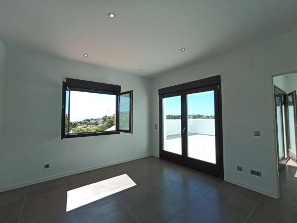 Casa independiente en calle Beniarjó