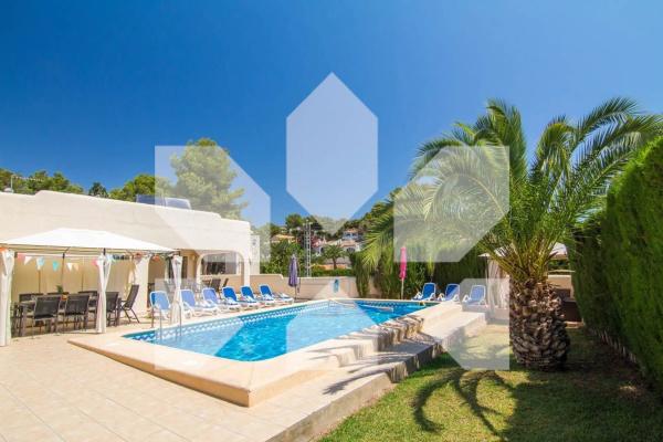 Casa independiente en calle Medina