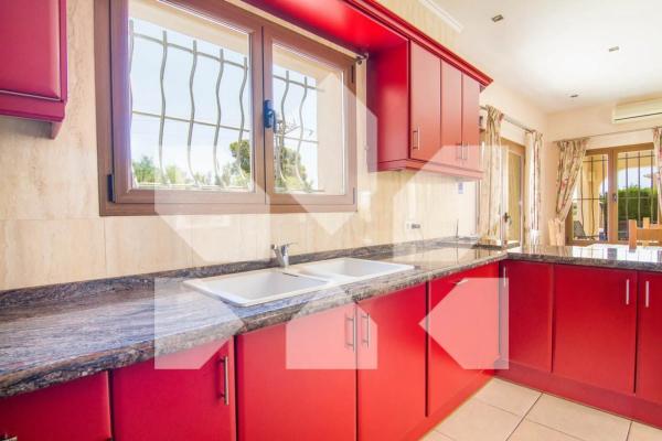 Casa independiente en calle Medina