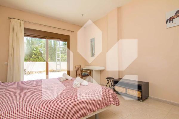 Casa independiente en calle Medina