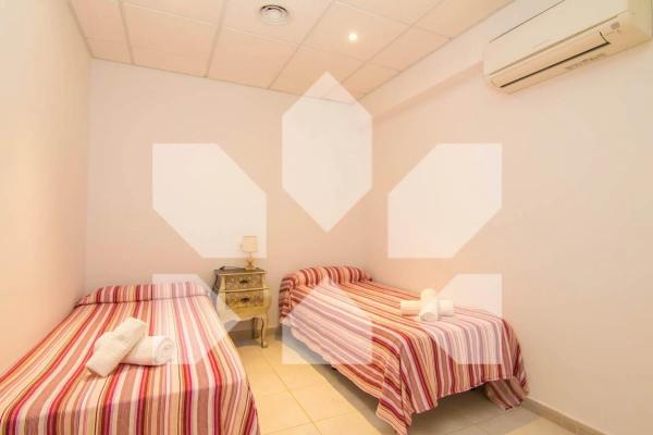 Casa independiente en calle Medina