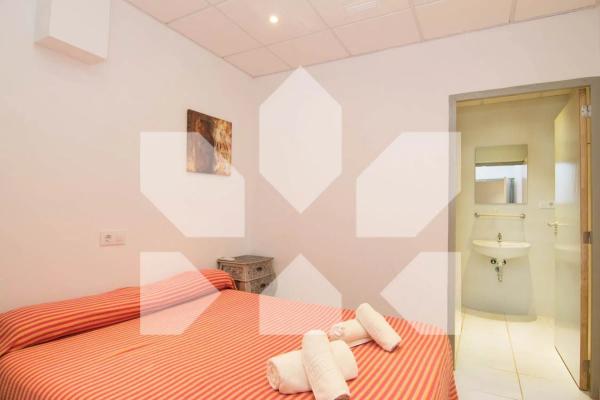 Casa independiente en calle Medina