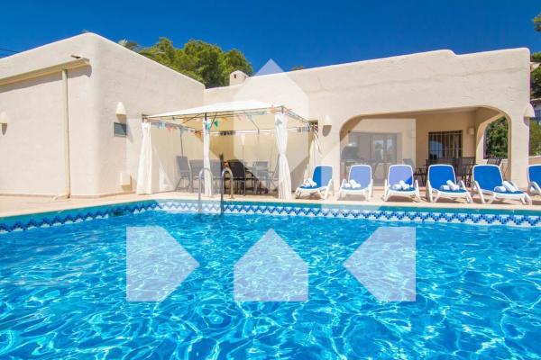 Casa independiente en calle Medina