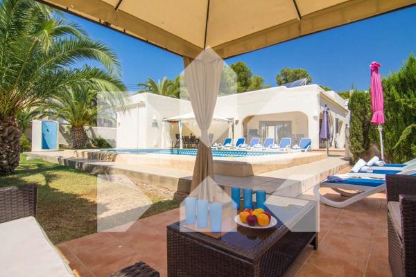 Casa independiente en calle Medina