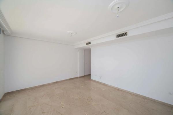 Piso en avenida Rosa de los Vientos