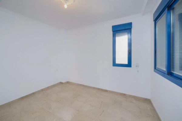 Piso en avenida Rosa de los Vientos