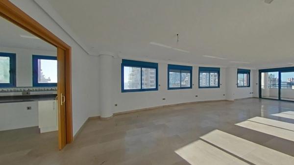 Piso en avenida Rosa de los Vientos