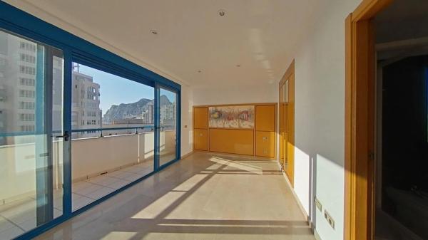 Piso en avenida Rosa de los Vientos