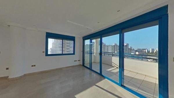 Piso en avenida Rosa de los Vientos