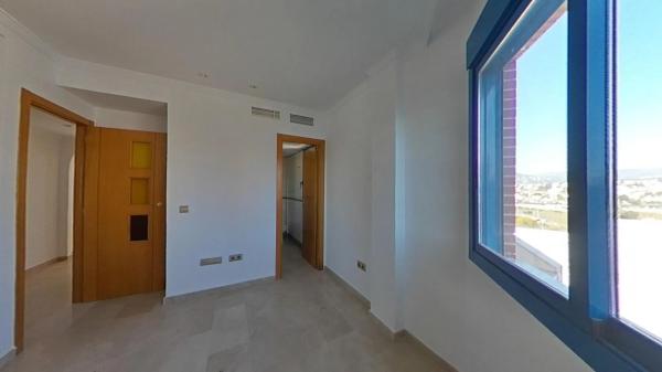 Piso en avenida Rosa de los Vientos