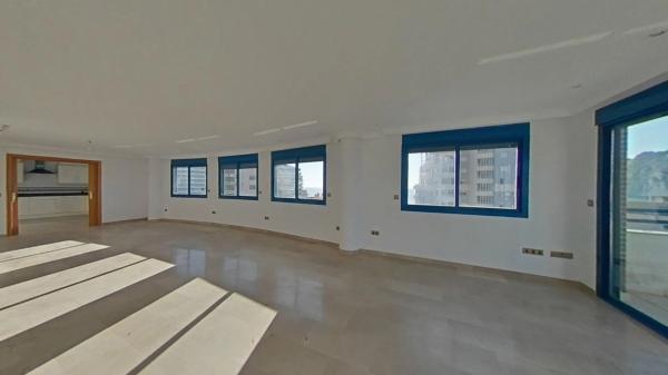 Piso en avenida Rosa de los Vientos