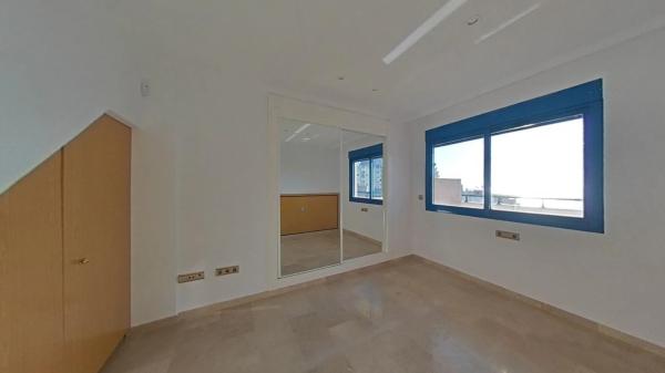 Piso en avenida Rosa de los Vientos