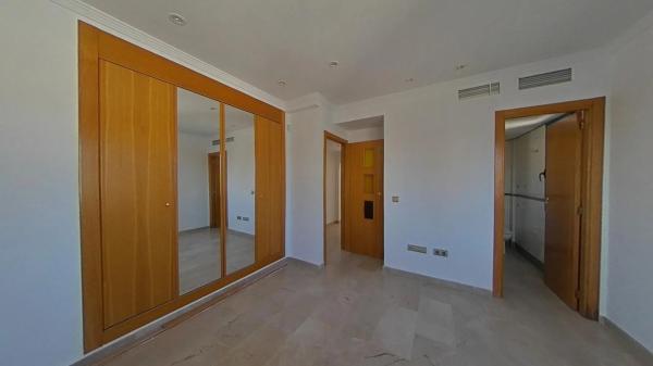 Piso en avenida Rosa de los Vientos