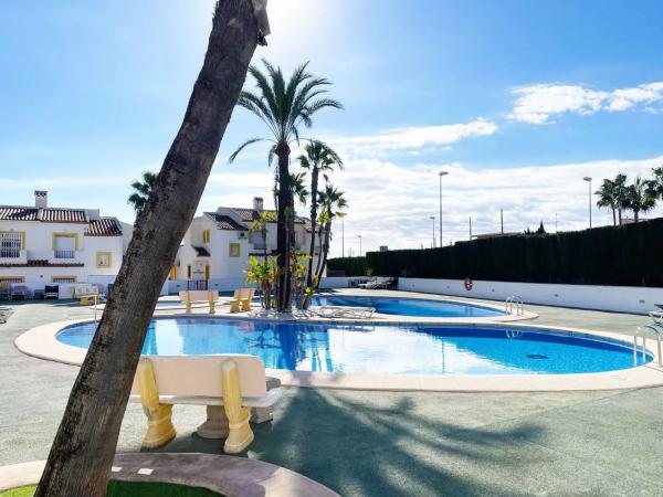 Chalet adosado en avenida Generalitat Valenciana