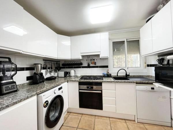 Chalet adosado en avenida Generalitat Valenciana