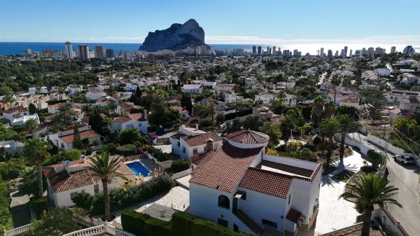 Casa independiente en Urbanización Cometa III