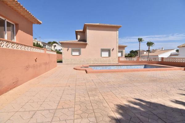 Casa independiente en Partida Los Pinos