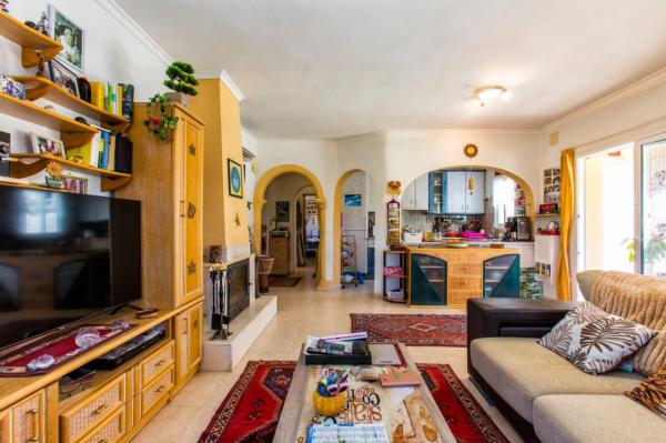 Casa independiente en Urbanización Cometa III