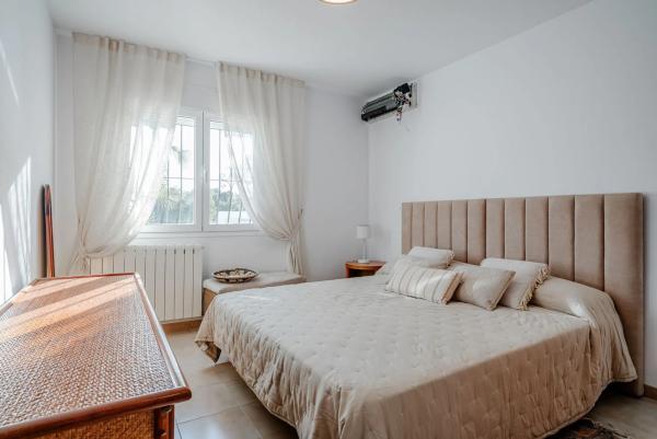 Casa independiente en Urbanización Cometa III, 21