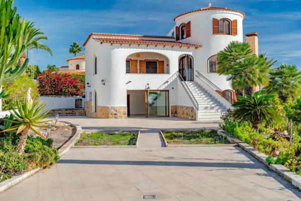 Casa independiente en Ur Cometa III