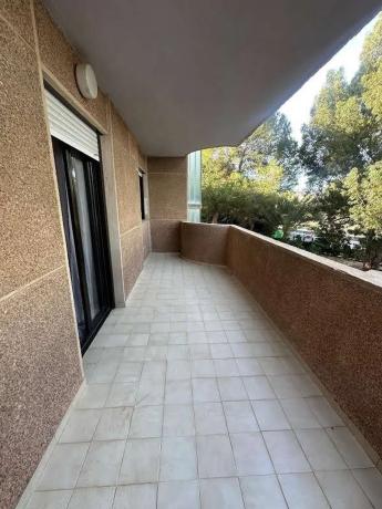 Piso en avenida Juan Carlos I