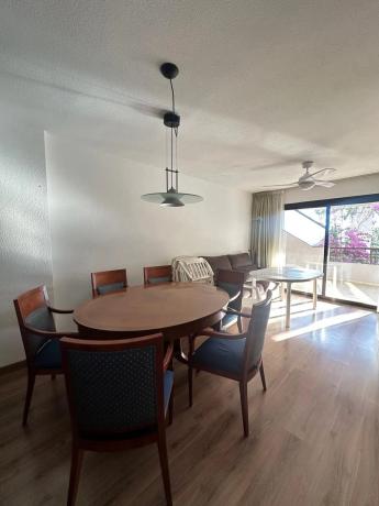 Piso en avenida Juan Carlos I