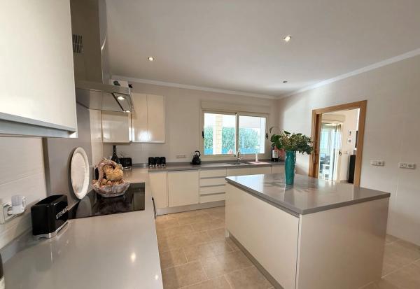 Casa independiente en Urbanización La Vallesa